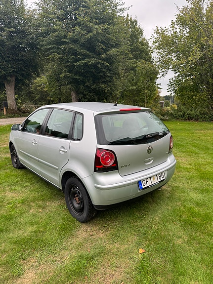 Volkswagen Polo 2 of 10