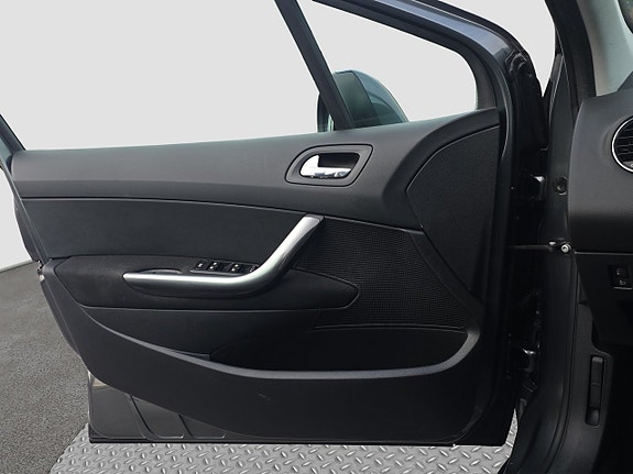 Peugeot 308 9 of 16