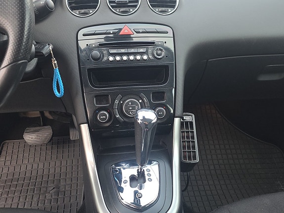 Peugeot 308 13 of 16