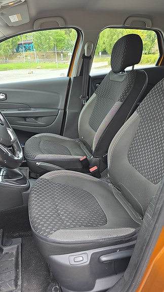 Renault Captur 16 of 23