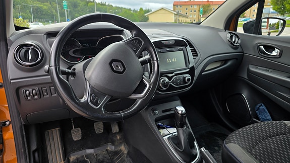 Renault Captur 5 of 23