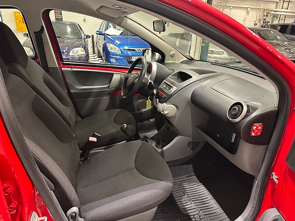 Toyota Aygo 9 of 11