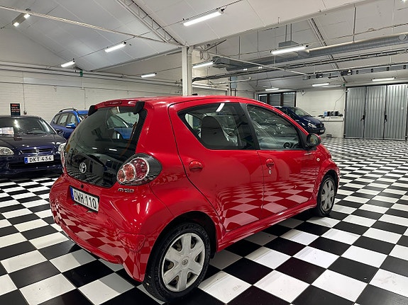 Toyota Aygo 4 of 11