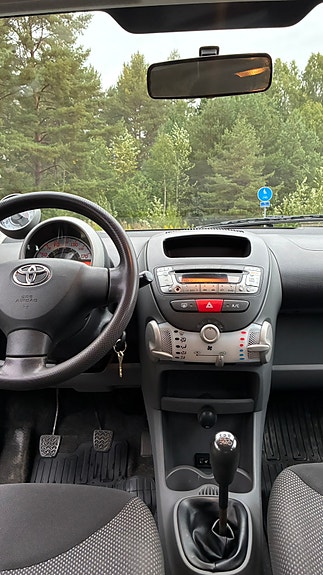 Toyota Aygo 5 of 8