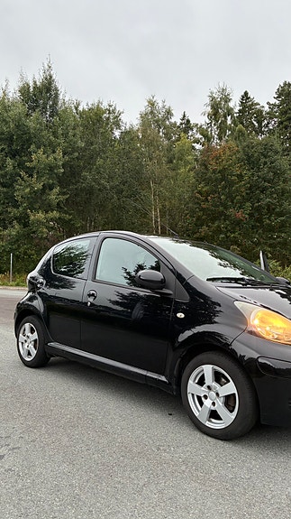 Toyota Aygo 3 of 8