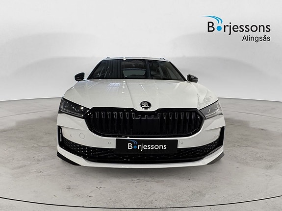 Skoda Superb 5 of 12