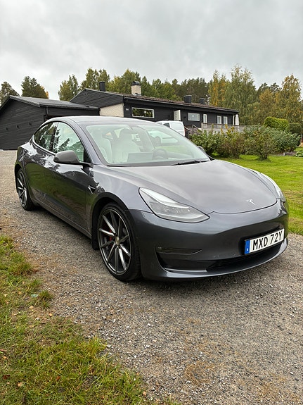 Tesla Model 3 2 of 11