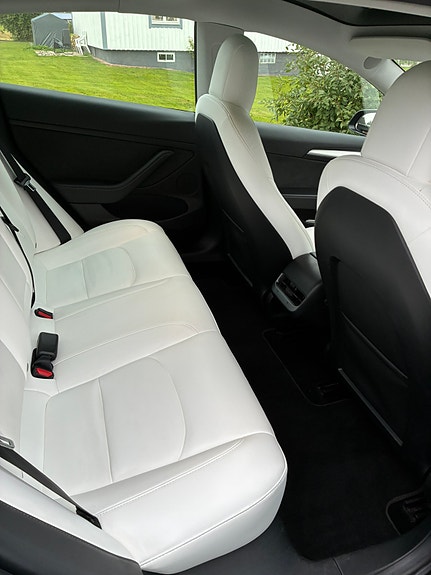 Tesla Model 3 7 of 11