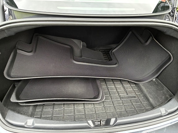 Tesla Model 3 9 of 11