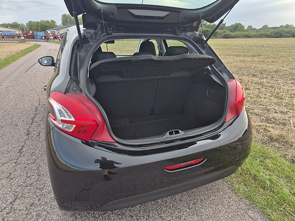 Peugeot 208 7 of 7