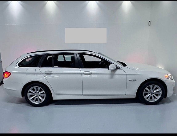 BMW 520d 3 of 5