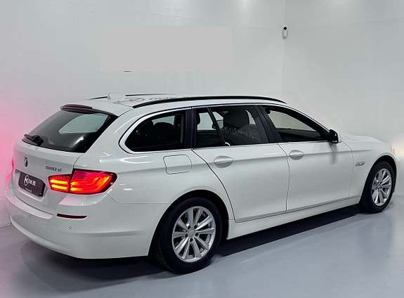 BMW 520d 2 of 5