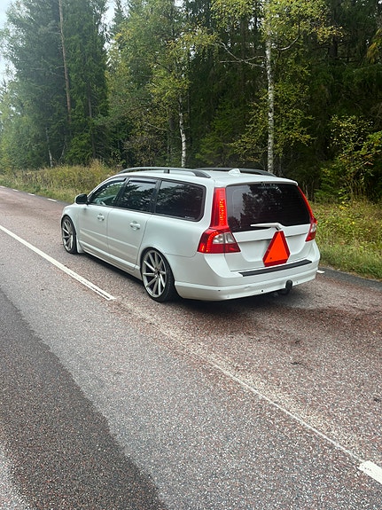 Volvo V70 4 of 7