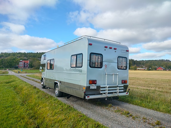 Ford E350 Coachman 3 of 13
