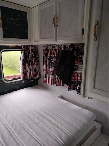 Ford E350 Coachman 8 of 13