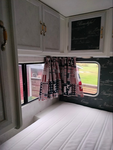 Ford E350 Coachman 9 of 13