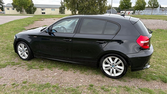 BMW 120i 3 of 7