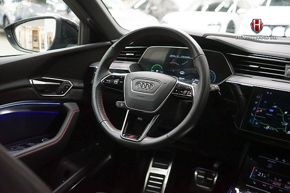 Audi Q8 16 of 29
