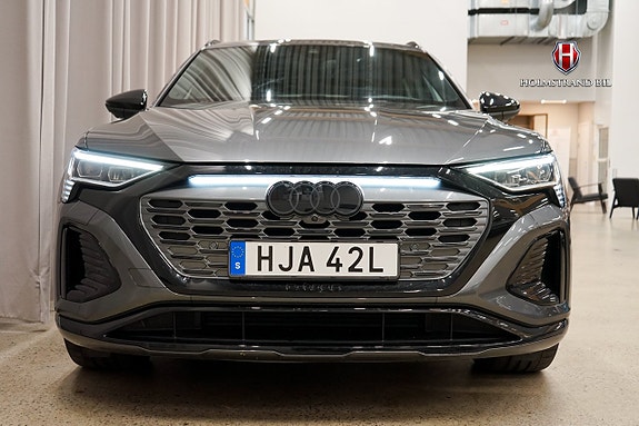 Audi Q8 6 of 29