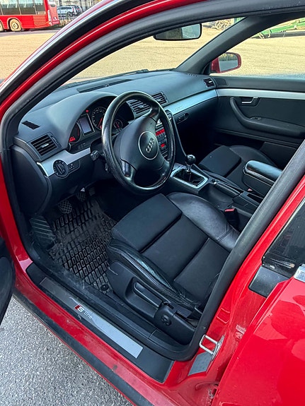 Audi A4 5 of 5