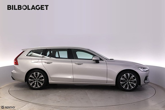Volvo V60 2 of 25
