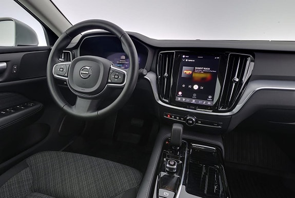 Volvo V60 8 of 25