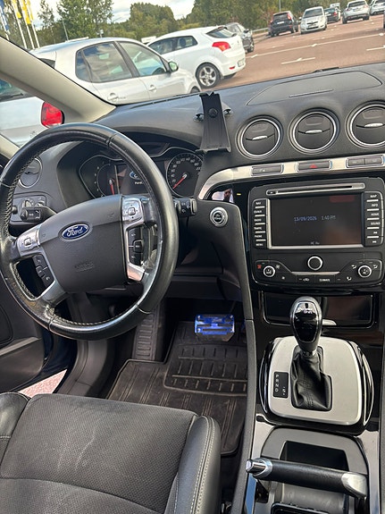 Ford S-MAX 7 of 9