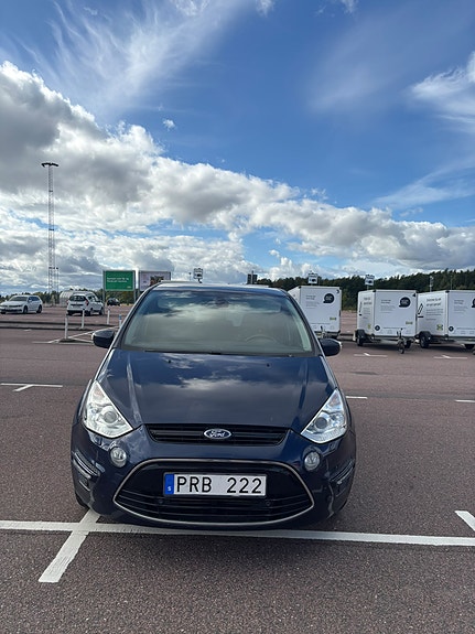 Ford S-MAX 2 of 9