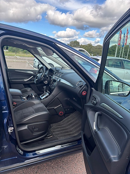 Ford S-MAX 9 of 9