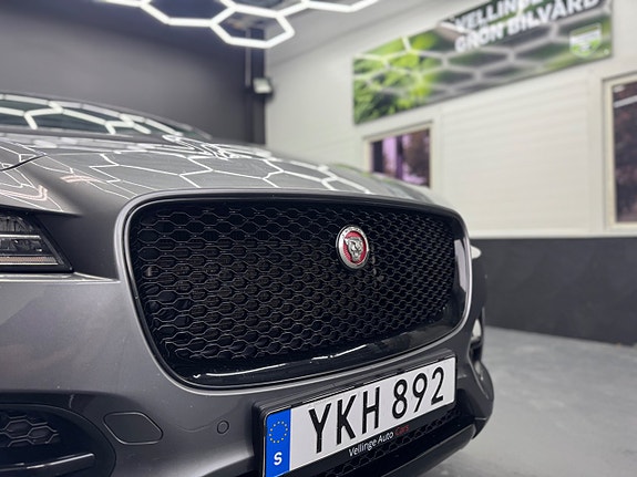 Jaguar F-PACE 26 of 27
