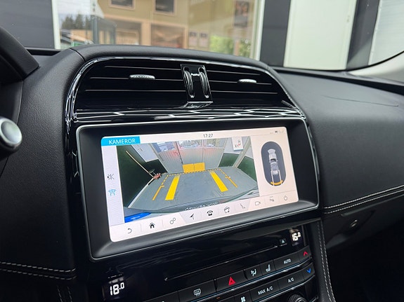 Jaguar F-PACE 22 of 27