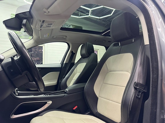 Jaguar F-PACE 18 of 27
