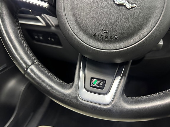 Jaguar F-PACE 13 of 27