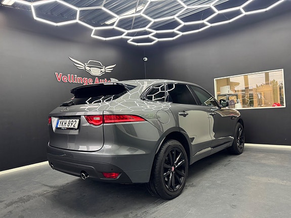 Jaguar F-PACE 3 of 27