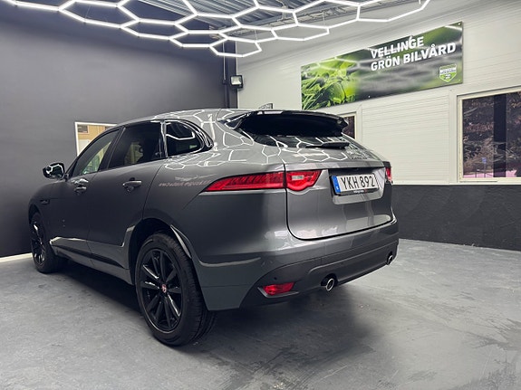Jaguar F-PACE 4 of 27