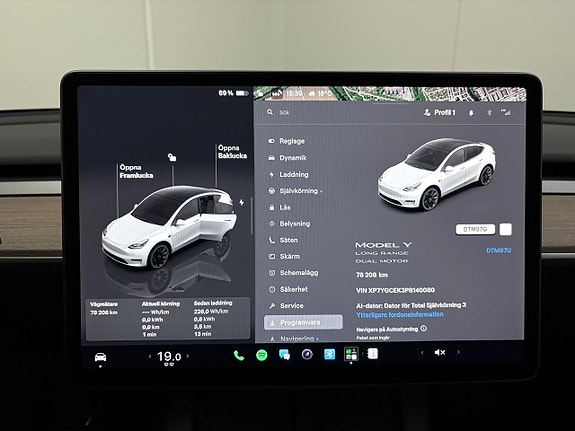 Tesla Model Y 15 of 16