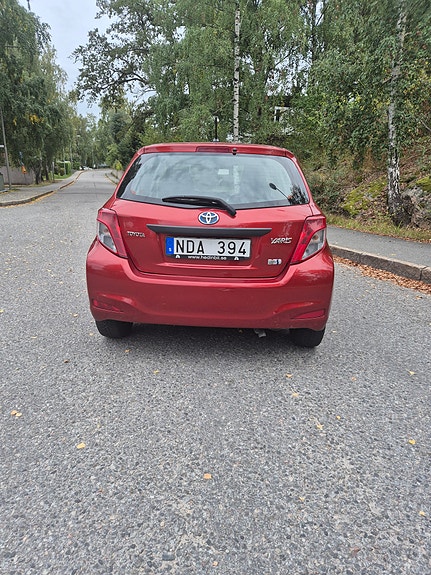 Toyota Yaris 5 of 6