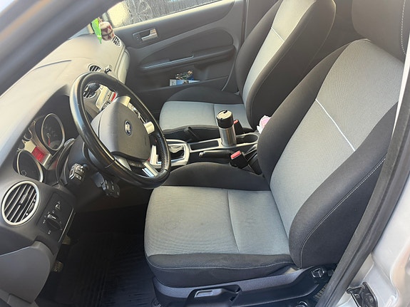Ford Focus 5 of 11