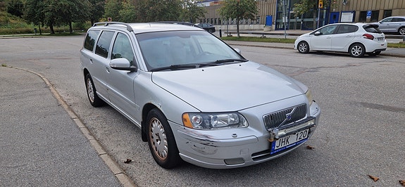 Volvo V70 3 of 6