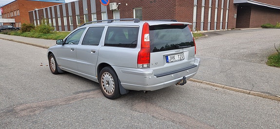 Volvo V70 5 of 6