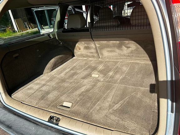 Volvo V70 8 of 10