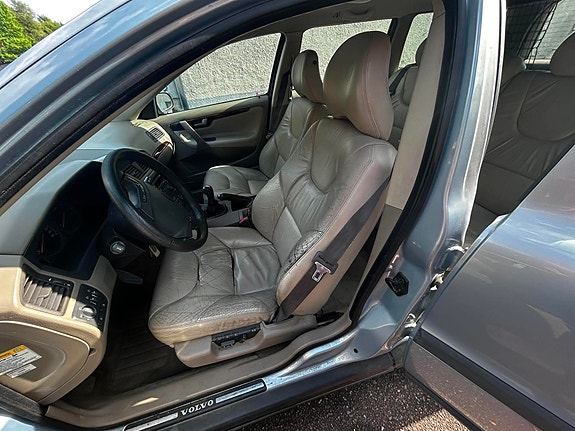 Volvo V70 5 of 10