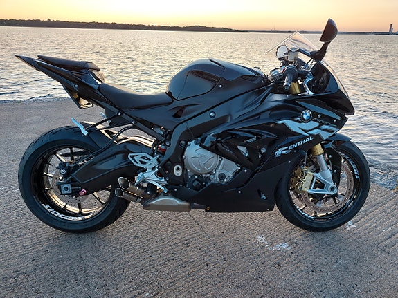 BMW S 1000 RR 2 of 7