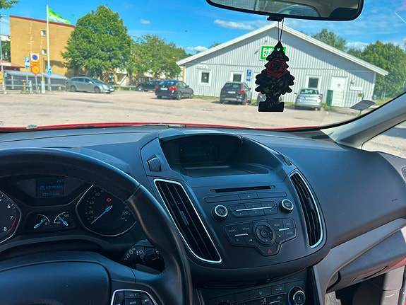 Ford C-Max 3 of 4