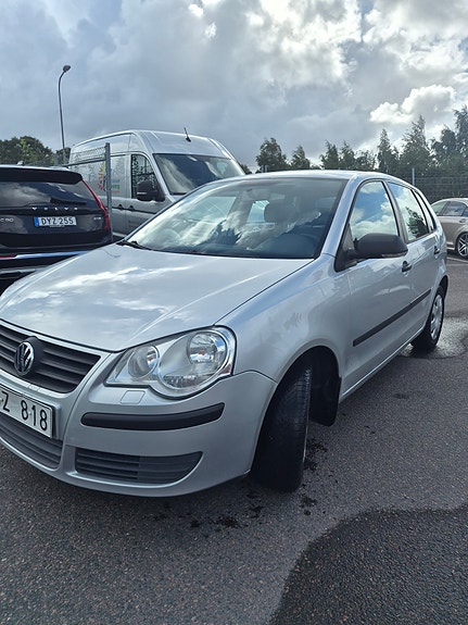 Volkswagen Polo 2 of 16