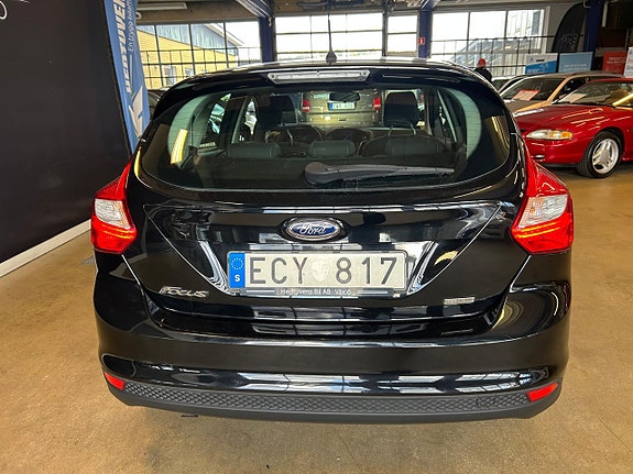 Ford Focus 7 of 17