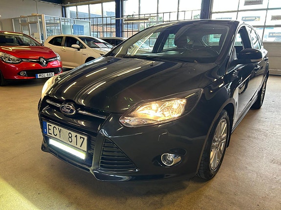 Ford Focus 2 of 17