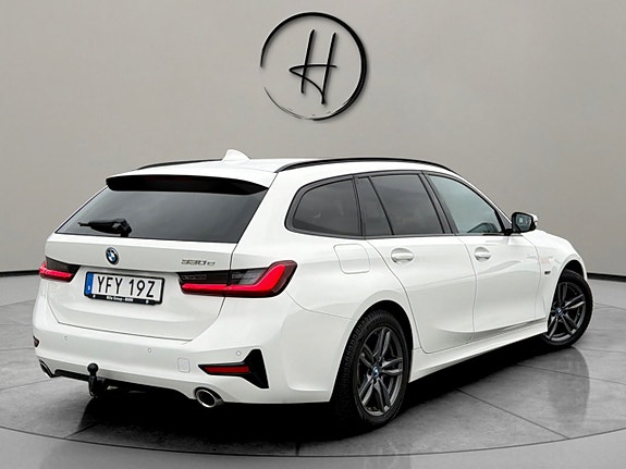BMW 330e 5 of 30