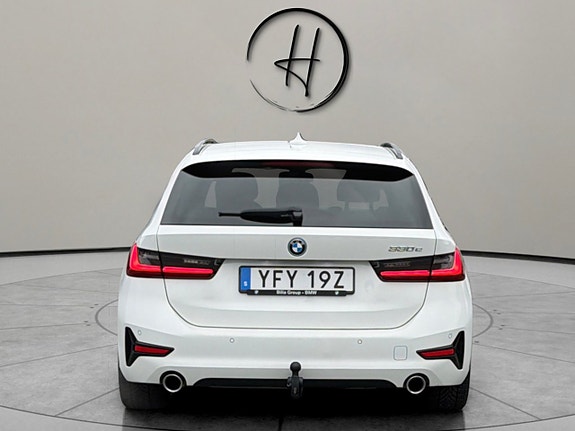 BMW 330e 4 of 30