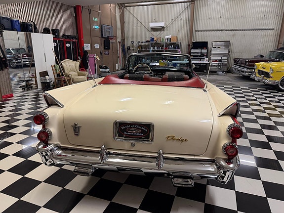 Dodge Custom Royal 8 of 24
